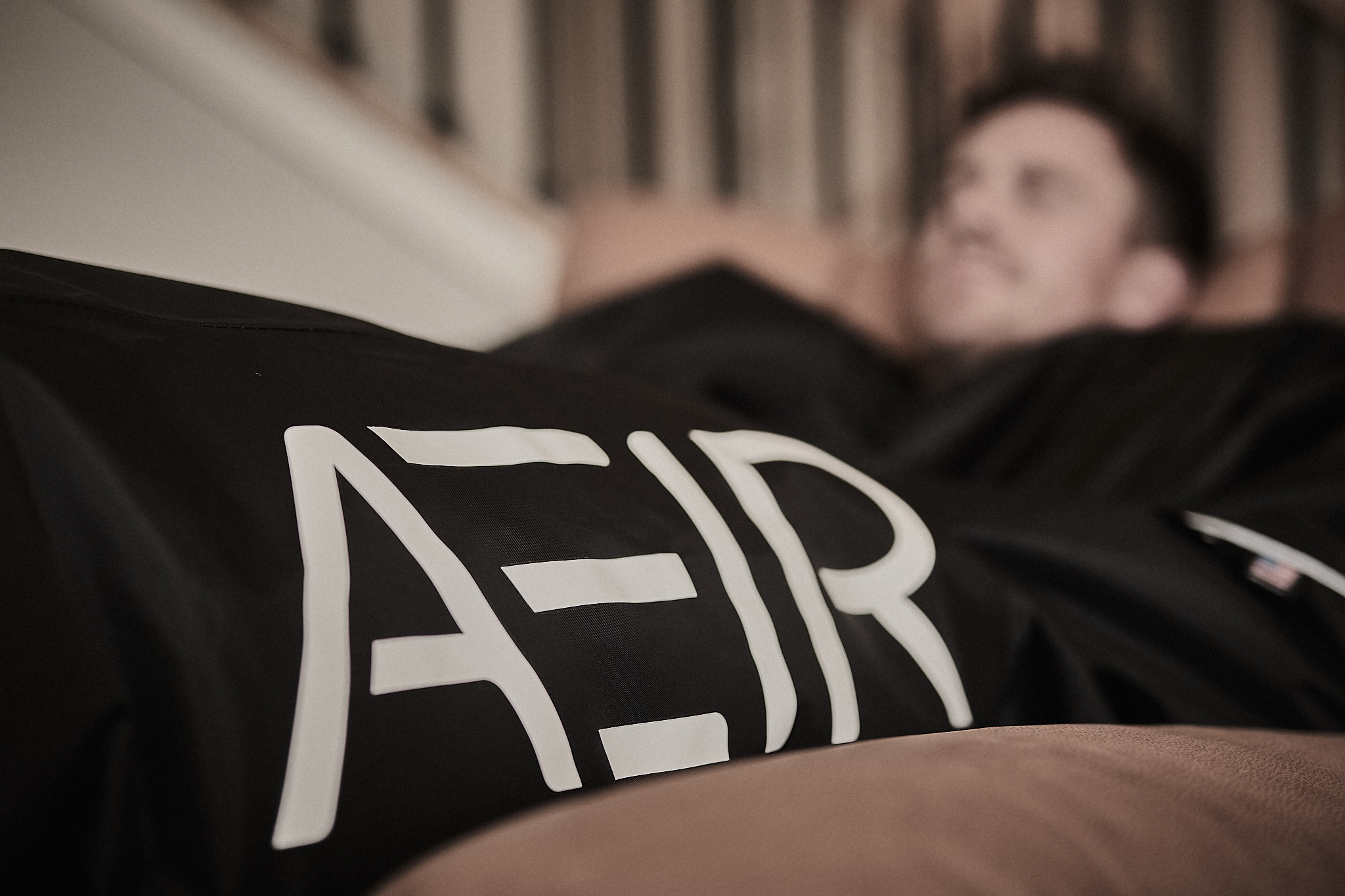 Paste applied to foot arch — early-intervention recovery habit.